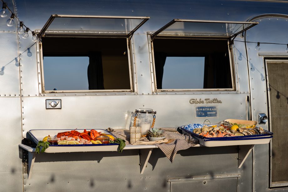 04-the-caravan-maine-catering-food-truck-weddings-photography